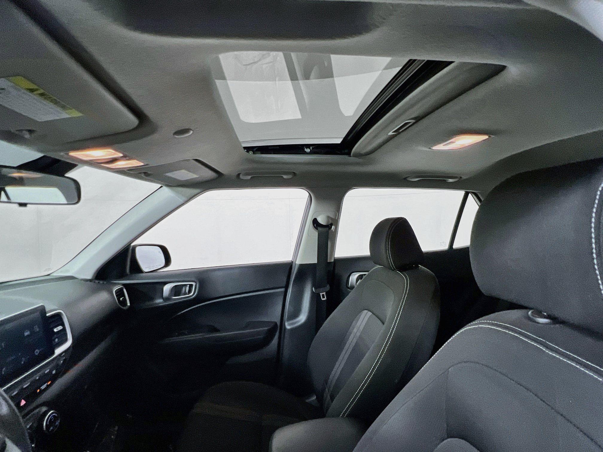 Used 2023 Hyundai Venue SEL FWD image 20