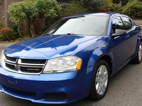 Used 2013 Dodge Avenger SE FWD image 1