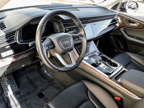Used 2020 Audi Q8 Premium Plus image 2
