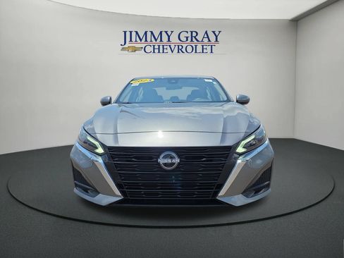 Used 2023 Nissan Altima 2.5 SV FWD image 8