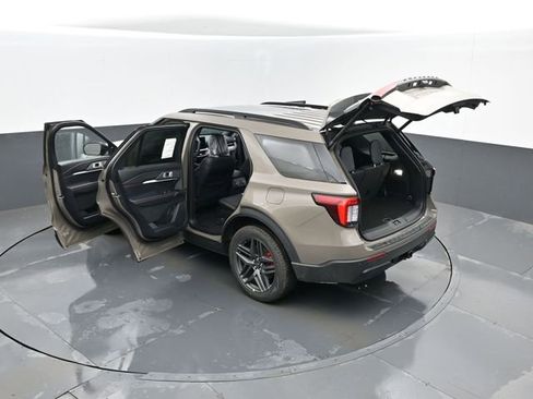 New 2026 Ford Explorer ST-Line w/ ST-Line Street Pack AWD/4WD image 29
