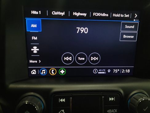 Used 2024 GMC Terrain SLT FWD image 25