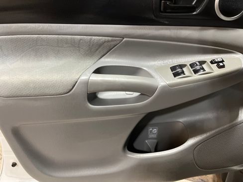 Used 2010 Toyota Tacoma PreRunner RWD image 19