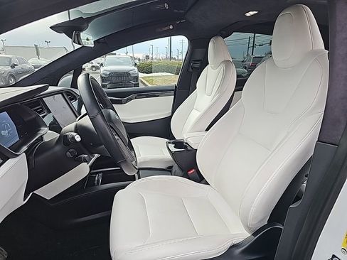 Used 2020 Tesla Model X Long Range image 3