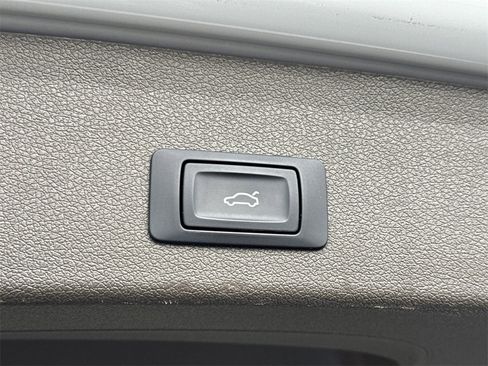 Used 2017 Audi Q5 2.0T Premium Plus image 18