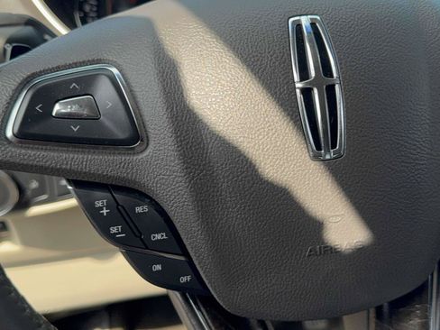 Used 2017 Lincoln MKX Select w/ Select Plus Package FWD image 15