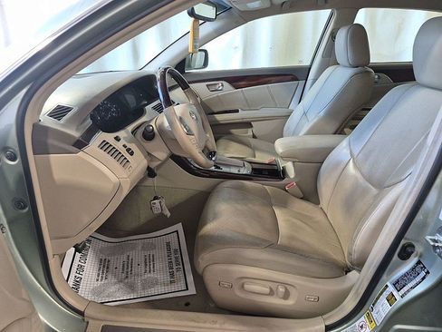 Used 2009 Toyota Avalon Limited FWD image 3