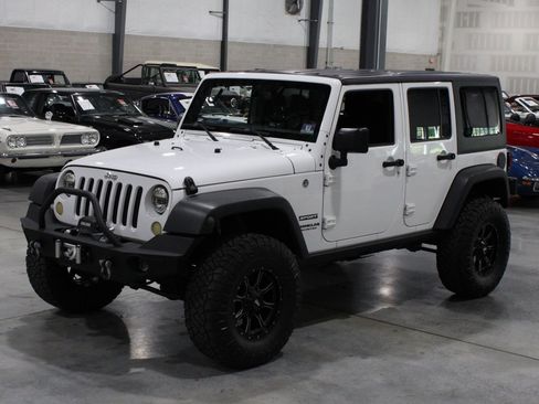 Used 2016 Jeep Wrangler Unlimited Sport w/ Quick Order Package 24S AWD/4WD image 28