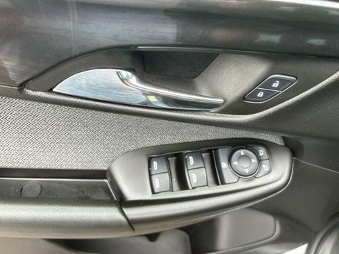 Used 2024 Chevrolet TrailBlazer LT AWD/4WD image 20