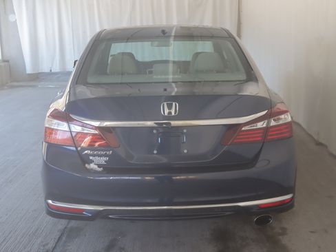 Used 2016 Honda Accord EX image 24