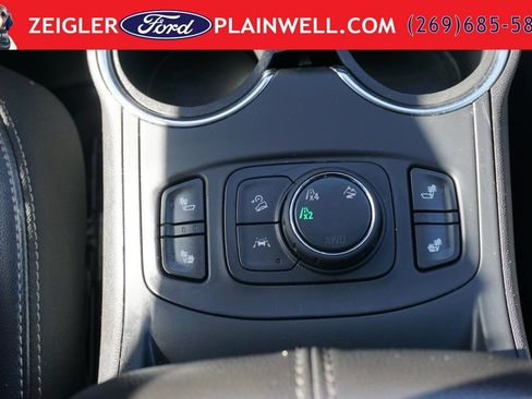 Used 2024 GMC Terrain SLT AWD/4WD image 23