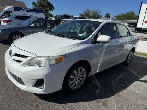 Used 2012 Toyota Corolla LE image 2