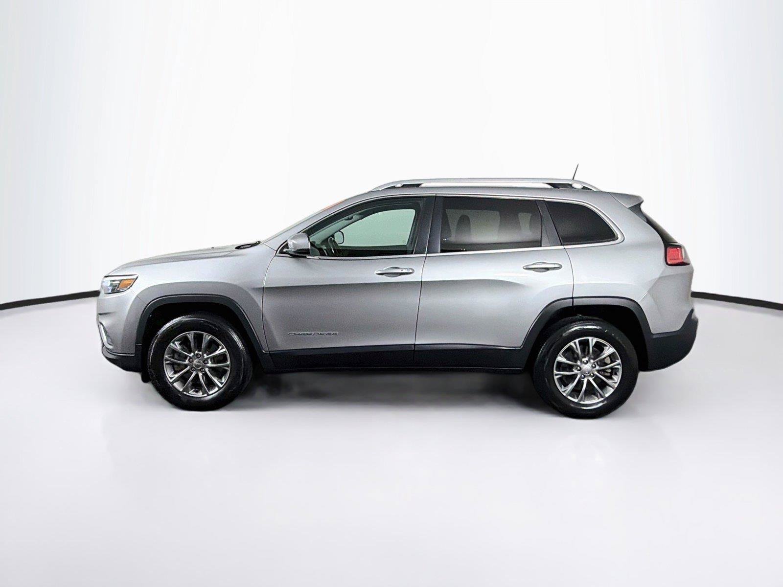 Used 2020 Jeep Cherokee Latitude Plus w/ Comfort/Convenience Group AWD/4WD image 8
