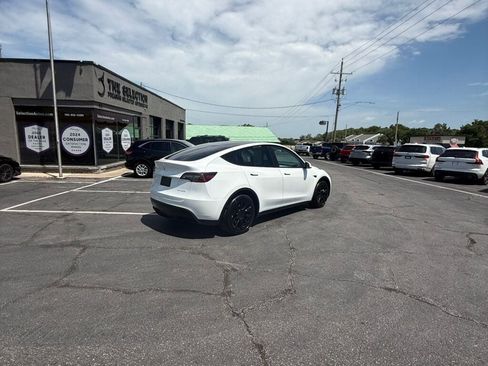 Used 2021 Tesla Model Y Long Range AWD/4WD image 15