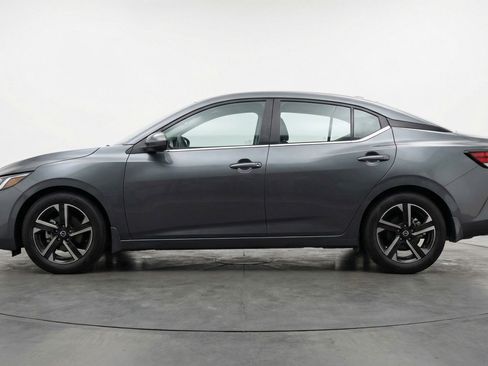 Used 2025 Nissan Sentra SV image 5