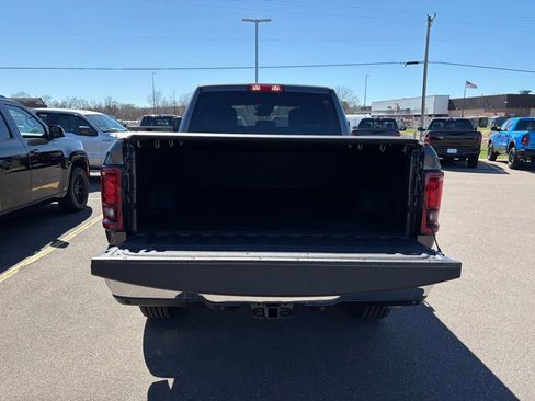 Used 2025 RAM 2500 Big Horn AWD/4WD image 6