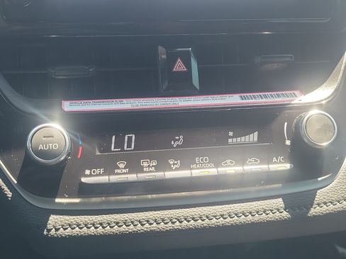Certified 2024 Toyota Corolla SE FWD image 28