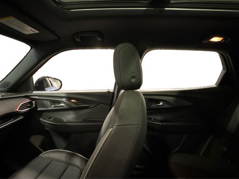 Used 2023 Chevrolet TrailBlazer RS w/ Sun and Liftgate Package image 39