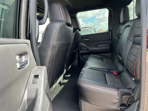 Certified 2025 Nissan Frontier PRO-4X w/ Pro Premium Package AWD/4WD image 16