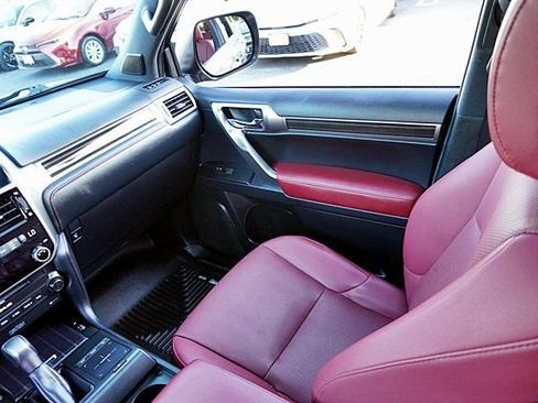 Used 2023 Lexus GX 460 Premium w/ Premium Plus Package image 24