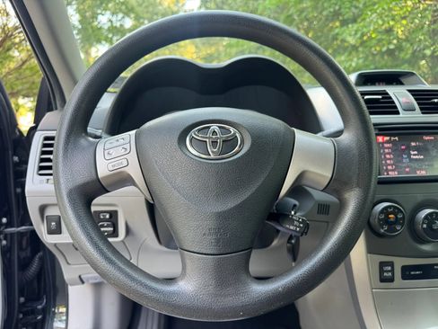 Used 2013 Toyota Corolla LE FWD image 15