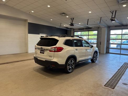 Used 2023 Subaru Ascent Touring AWD/4WD image 7