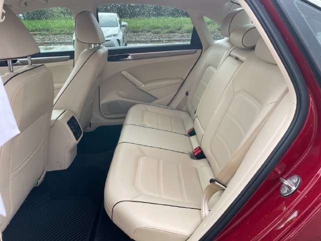 Used 2018 Volkswagen Passat 2.0T SE w/ SE Lighting Package FWD image 28