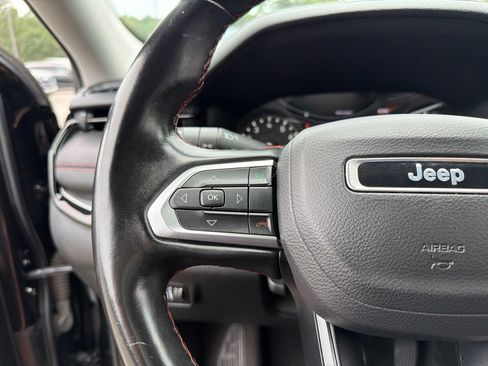 Used 2022 Jeep Compass Trailhawk w/ Trailhawk Convenience Group AWD/4WD image 16