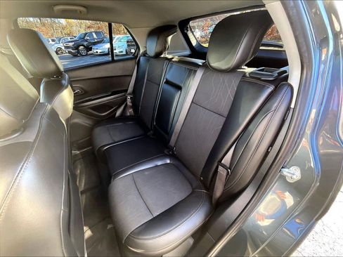 Used 2022 Chevrolet Trax LT image 14