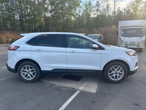 Used 2023 Ford Edge SEL image 4