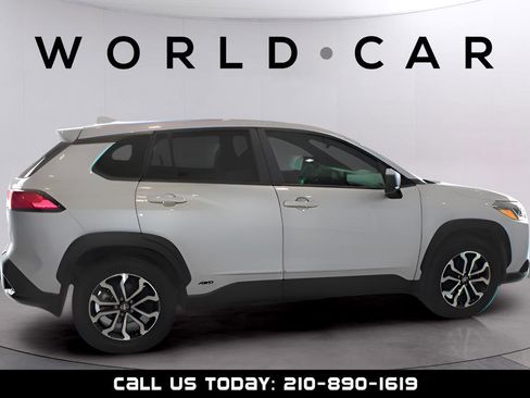 Used 2024 Toyota Corolla Cross AWD Hybrid image 8