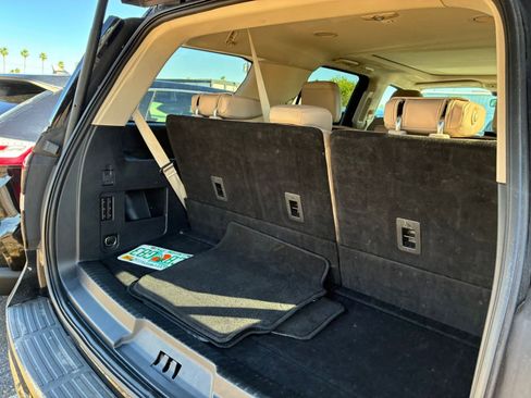 Used 2024 Ford Expedition Limited image 6