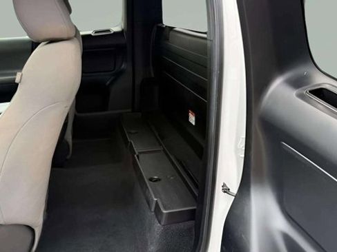 Used 2022 Toyota Tacoma SR image 23