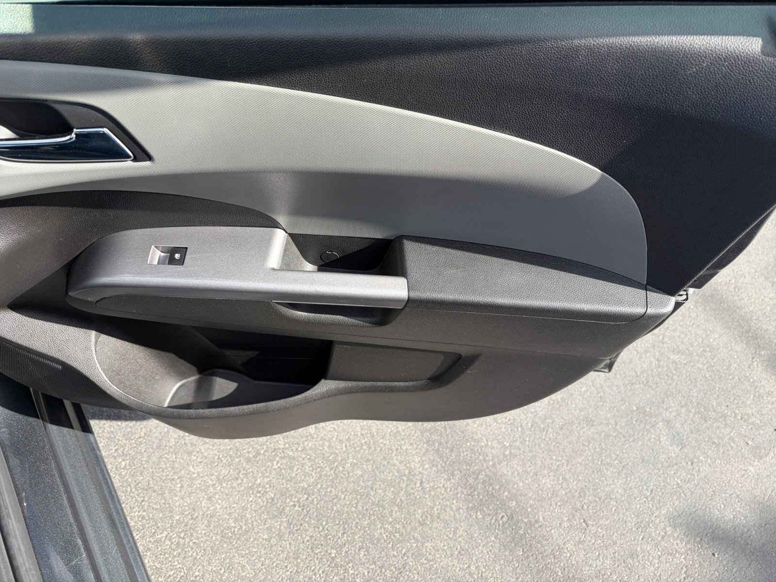 Used 2017 Chevrolet Sonic Premier FWD image 27