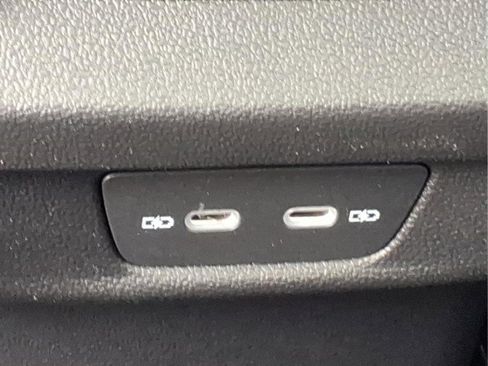 New 2026 Volkswagen Tiguan SE image 13