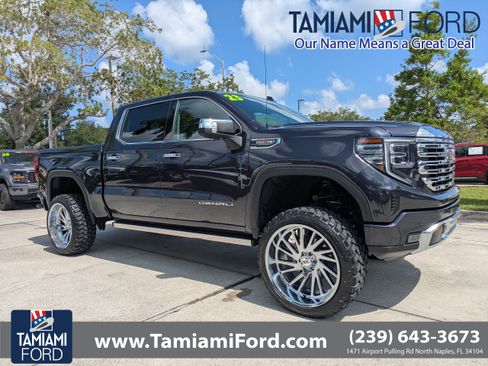 Used 2023 GMC Sierra 1500 Denali w/ Denali Reserve Package AWD/4WD image 1