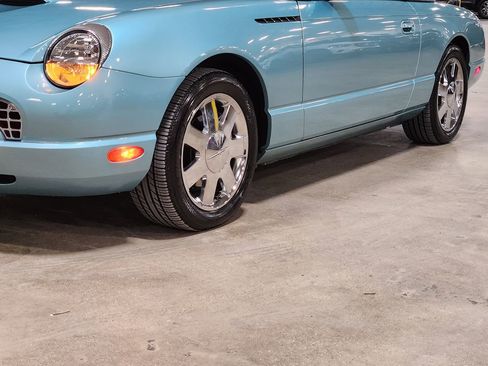 Used 2002 Ford Thunderbird w/Hardtop Premium image 17