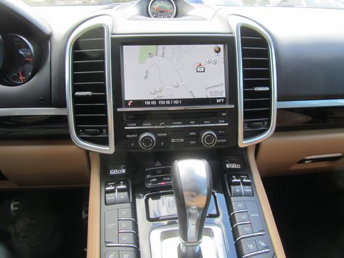 Used 2016 Porsche Cayenne S w/ Premium Plus Package image 15