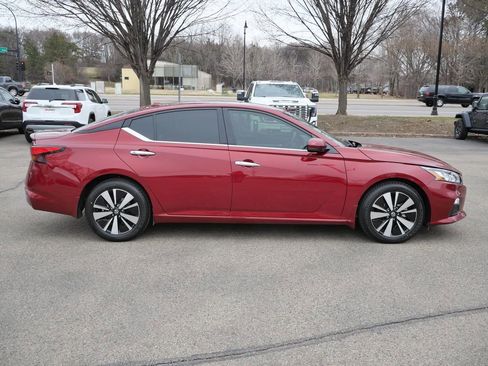 Used 2021 Nissan Altima 2.5 SV w/ SV Premium Package FWD image 14