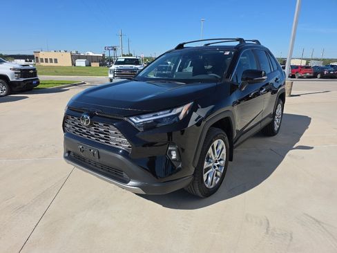 Used 2025 Toyota RAV4 Limited image 3