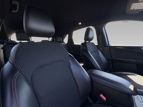 Used 2025 Ford Escape ST-Line image 7