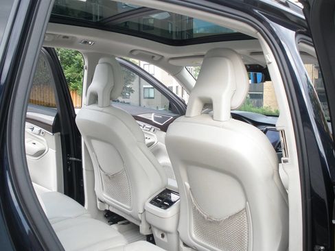 Used 2016 Volvo XC90 T6 Momentum w/ Momentum Plus Package AWD/4WD image 30