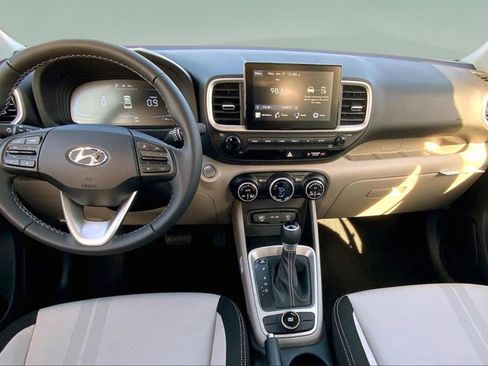 New 2025 Hyundai Venue SEL image 8