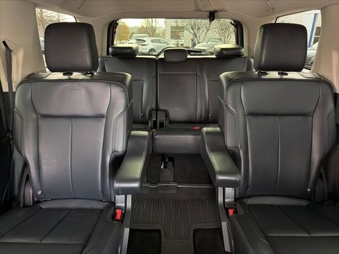 Used 2024 Ford Expedition XLT image 38