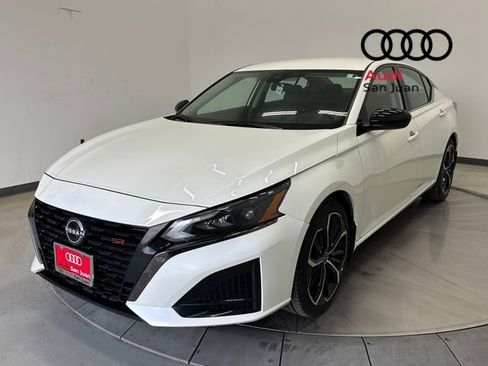 Used 2023 Nissan Altima 2.5 SR image 3