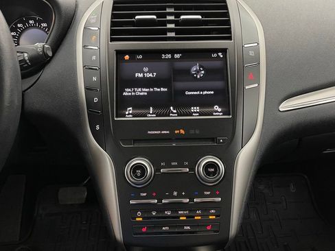 Used 2017 Lincoln MKC Premiere AWD/4WD image 22
