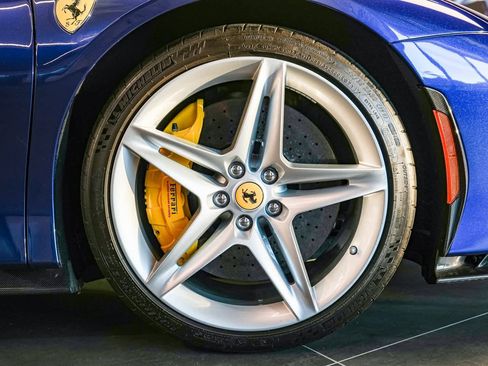 Used 2022 Ferrari SF90 Spider image 22