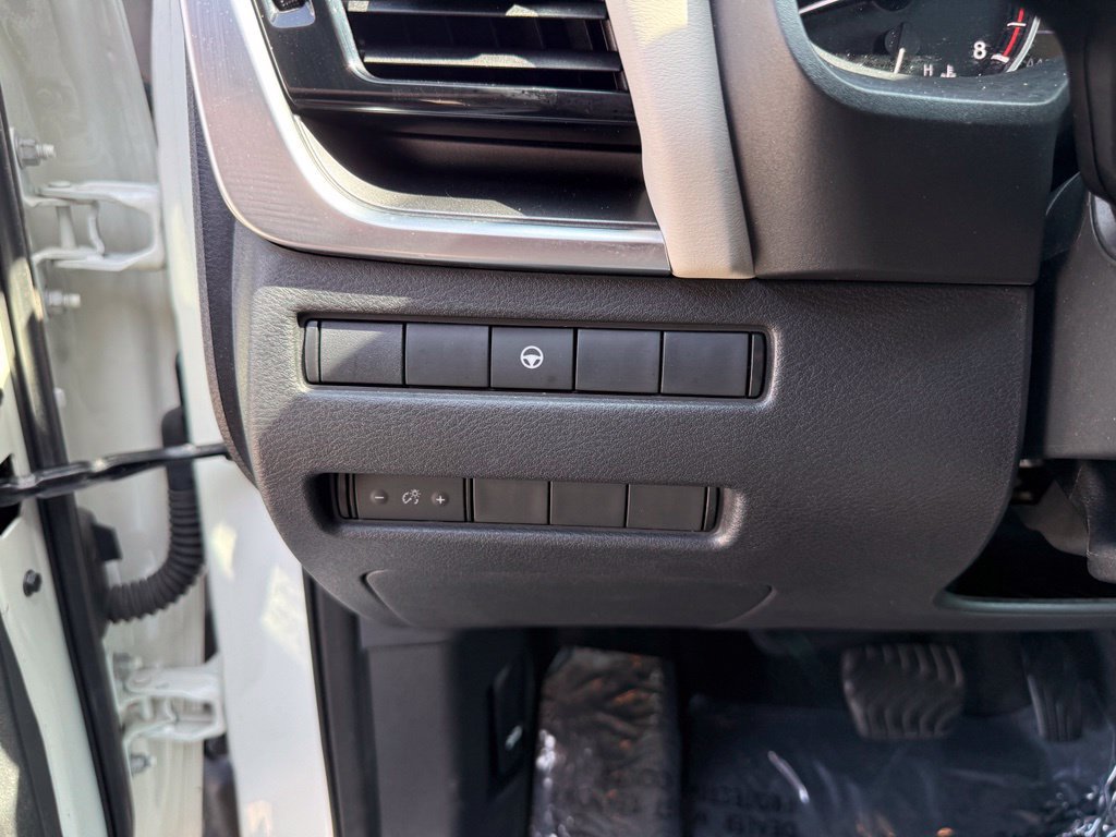 Used 2023 Nissan Rogue SV FWD image 6
