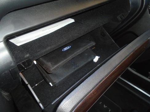 Used 2017 Ford Explorer Platinum image 62