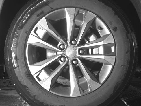 Used 2025 Chevrolet Equinox LT FWD image 13